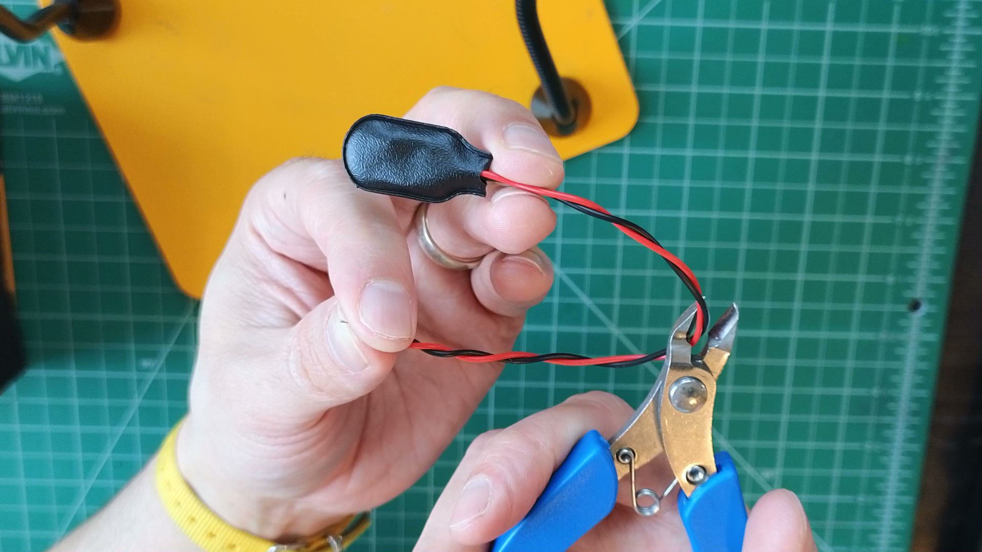 cutting battery snap wires